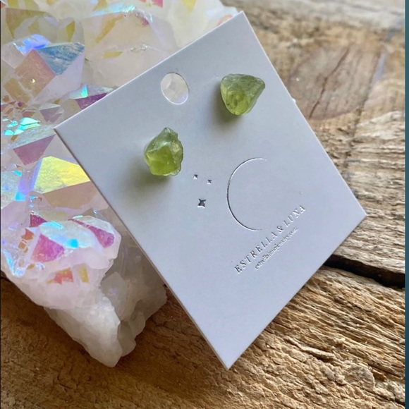 🆕 New Raw Peridot Crystal Stud Gemstone Earrings - Picture 2 of 5